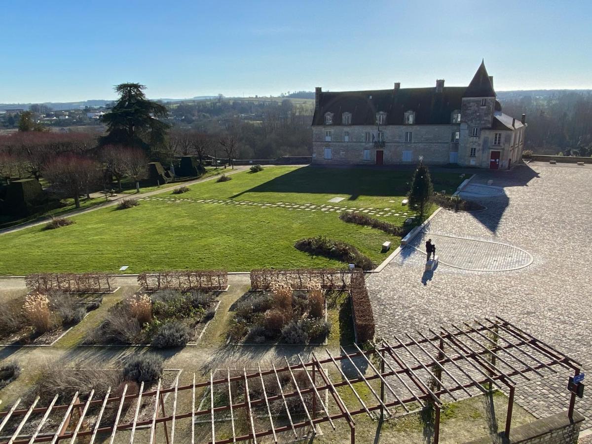 Appartement Face Au Donjon Pons Buitenkant foto