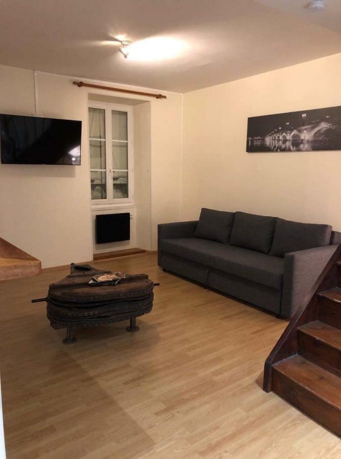 Appartement Face Au Donjon Pons Buitenkant foto